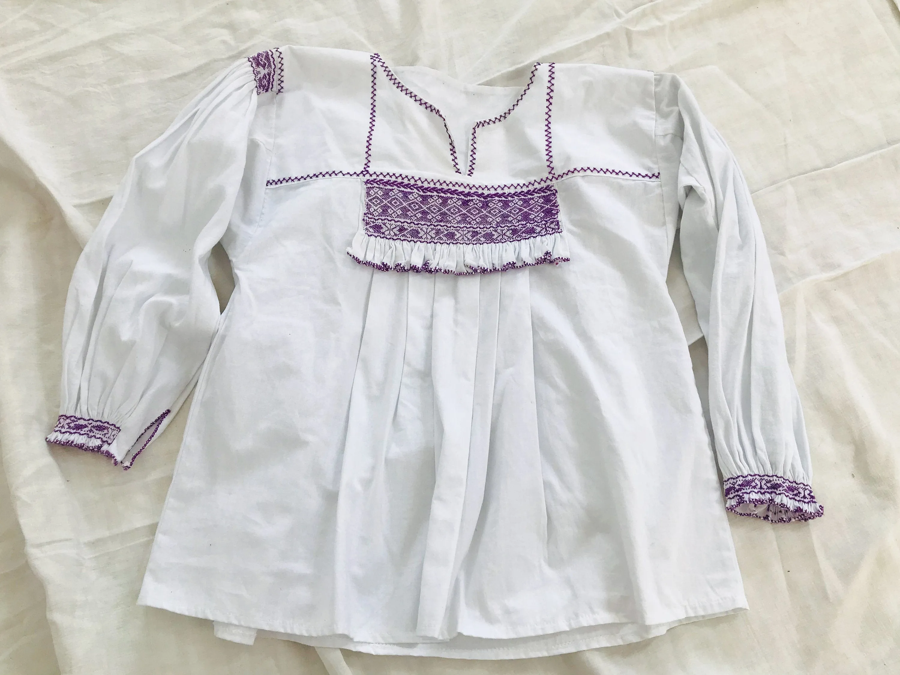 Hand-Embroidered Nahua Blouse. Pepenado. Puebla, Mexico